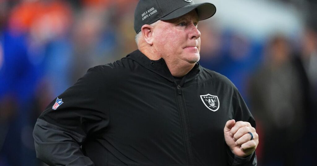 Chip Kelly is named offensive coordinator at Northwestern. Can he repair his reputation?