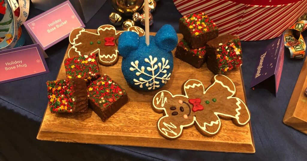Would you wait 11 hours for a gingerbread cookie? At Disneyland you just might have to