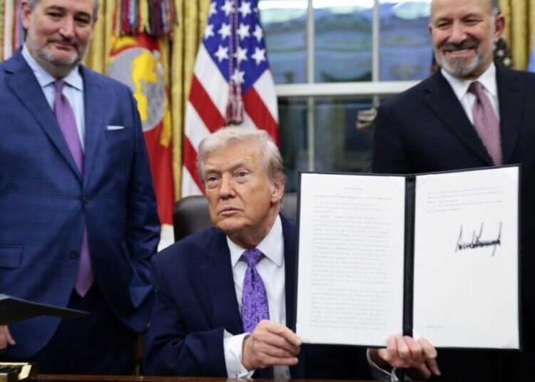 Trump signs order that will limit AI regulations in California