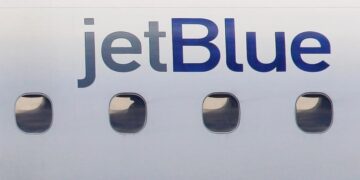 JetBlue flight near Venezuela avoids midair collision with U.S. Air Force tanker