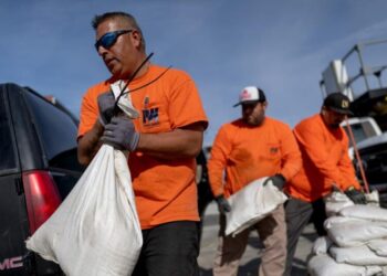 Deadly winter storm arrives in Southern California, bringing widespread flood, travel risks