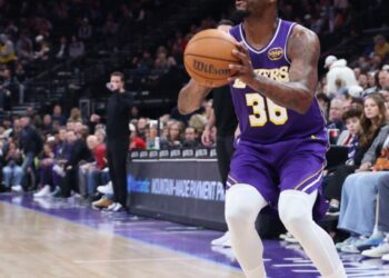 Lakers’ Marcus Smart fined $35,000 for making obscene gesture at official