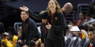 USC coach Gottlieb weighs in on Brown shooting: ‘It’s the guns’