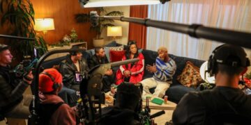 Scott Evans’ ‘House Guest’ redefines the interview show by putting the vibe first, cameras second