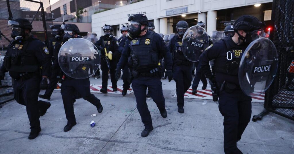 Effort to ban ICE agents from wearing masks moves forward in L.A. County