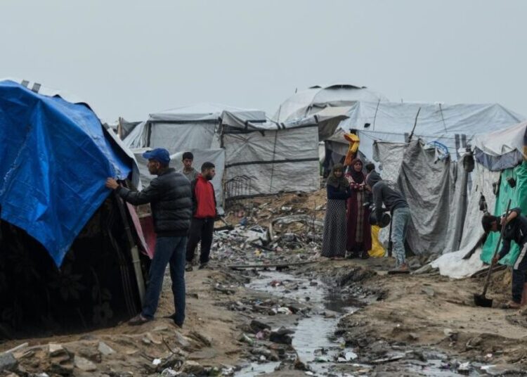 Aid flow into Gaza falls short of the terms of the ceasefire deal, Israeli figures show