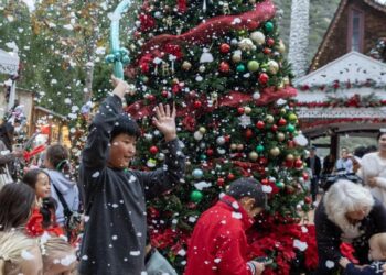 This rebellious arts festival in Orange County is embracing its inner Santa Claus