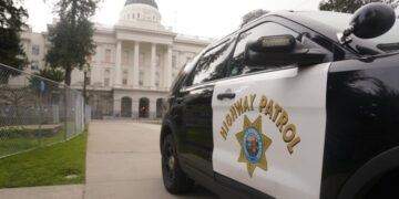 How the CHP is drawing a flood of new recruits when the LAPD, other agencies struggle to hire