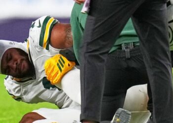 Packers star Micah Parsons is out for season with torn ACL, MRI confirms
