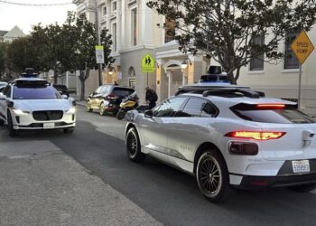 Woman gives birth in a driverless Waymo taxi in San Francisco. She’s not the first one