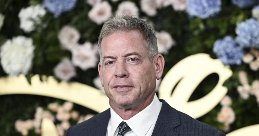 Here’s the reason Troy Aikman didn’t get thanked by that UCLA football player