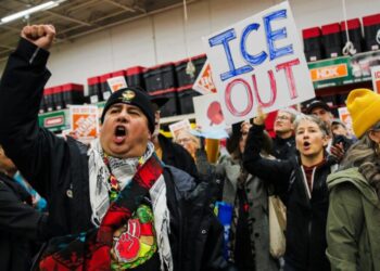 Federal judge blocks ICE from arresting immigrants who show up for court appointments in Northern California