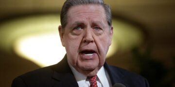 Jeffrey R. Holland, next in line to lead Mormon church, dies at 85