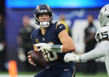 Chargers sweep Raiders, but Justin Herbert injury could complicate playoff path