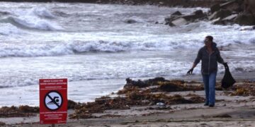 100,000-gallon sewage spill closes L.A. County beach