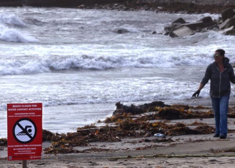100,000-gallon sewage spill closes L.A. County beach