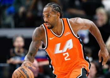 Kawhi Leonard scores a career-high 55 points in Clippers’ win over Pistons