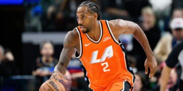 Kawhi Leonard scores a career-high 55 points in Clippers’ win over Pistons