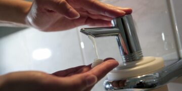 Notorious ‘winter vomiting bug’ rising in California. A new norovirus strain could make it worse