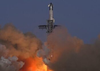 SpaceX eyes possible record IPO.  What’s behind the hype