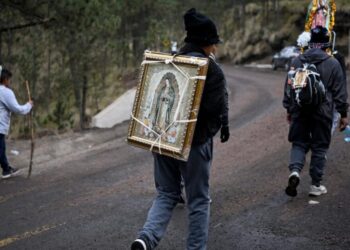 Pilgrims flock to Mexico City basilica to celebrate the Virgin of Guadalupe