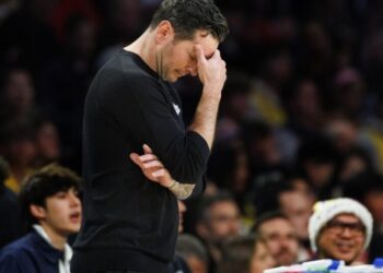 Lakers takeaways: Pistons dominate paint as Lakers close out a sub-.500 December