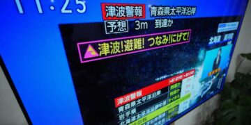 7.6 magnitude quake triggers a tsunami on Japan’s northern coast