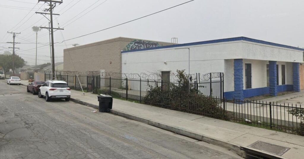 Man holding toddler is shot dead by sheriff’s deputies after standoff in Paramount