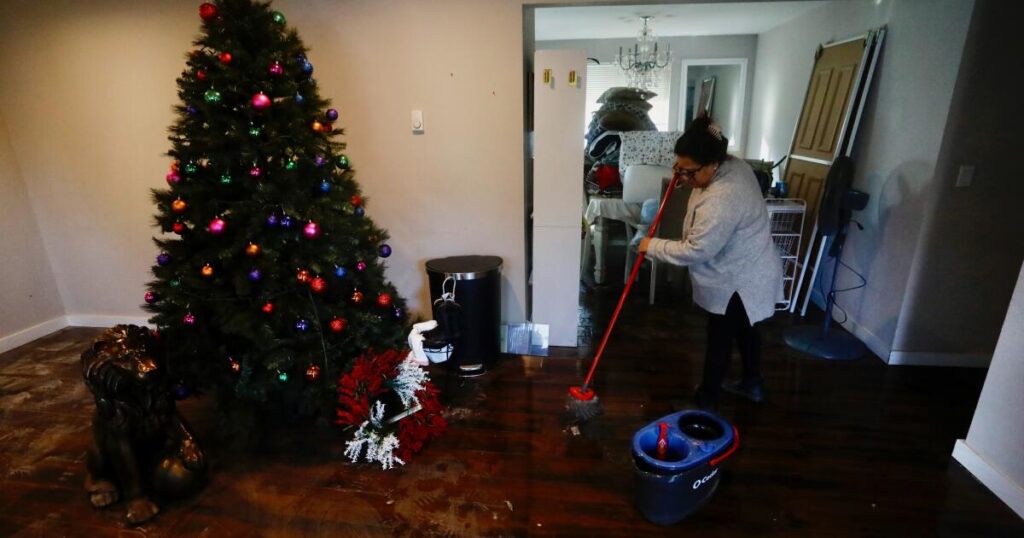 Arctic air sweeps into Upper Midwest as Pacific Northwest braces after severe flooding