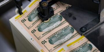 Dollar poised for worst year since 2017 amid Fed leadership drama