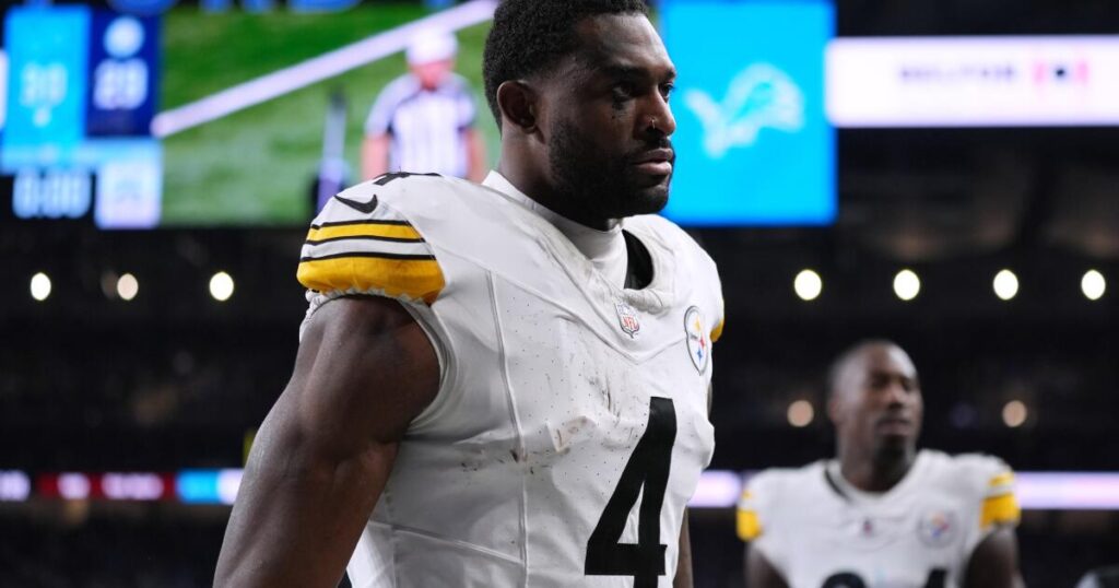 Steelers star DJ Metcalf wigs out, swings at fan who called him by his given name