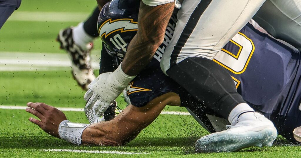 Inside the unique pain and adjustments Justin Herbert will face playing with a cast