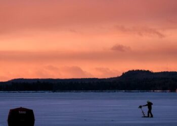 Winter storm packing snow and strong winds to descend on Great Lakes and Northeast