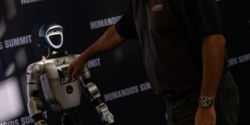 At a Silicon Valley summit, robots fold laundry—and investors open their wallets