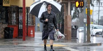 Southern Californians brave the elements for last-minute shopping: ‘It feels Christmas-y’