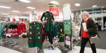Americans dip into savings, seek bargains as holiday inflation persists, poll shows