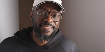 Comedians tap AI to punch up performances