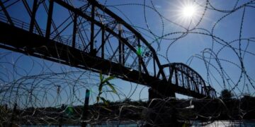 Trump administration demands that Mexican crews operating trains in U.S. can speak English