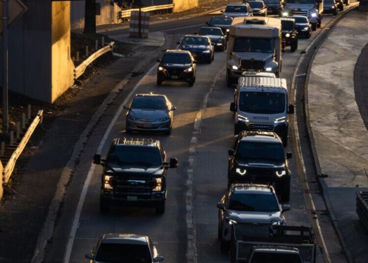 Trump plans to weaken vehicle mileage rules that limit air pollution