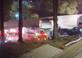 1 dead, 10 injured in multi-car crash on 5 Freeway in Boyle Heights