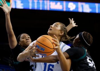 Sienna and Lauren Betts reunite as UCLA women win a laugher over Cal Poly
