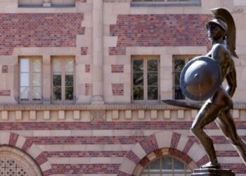 USC assures students food is safe after viral videos of bugs, mold in dining hall