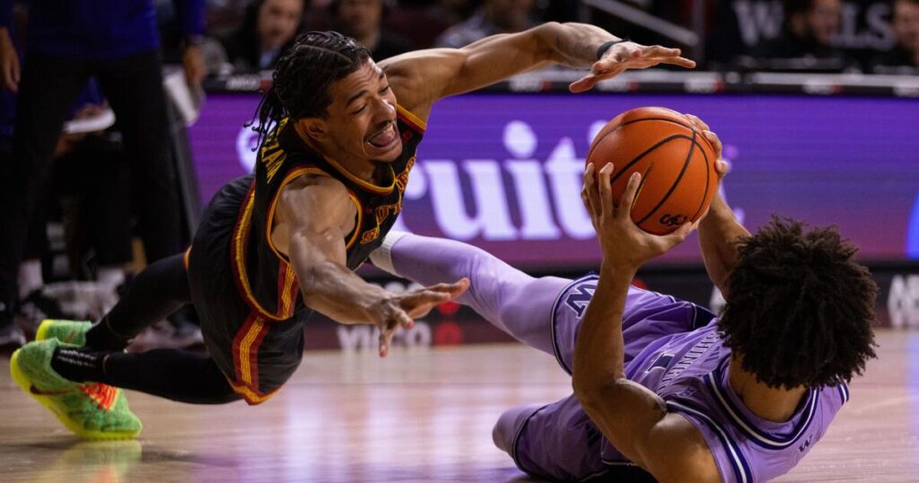 No. 24 USC gives up 18-point lead, falling to Washington for first loss