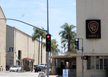 Cinemas and unions sound alarms over Netflix-Warner Bros. deal