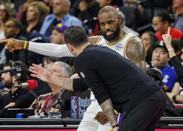 Lakers ‘recalibrate’ after Austin Reaves injury, three-game losing streak