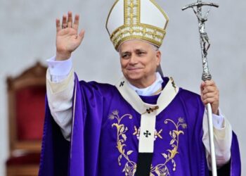 Pope Leo XIV delivers peace message to 150,000 at Beirut Mass