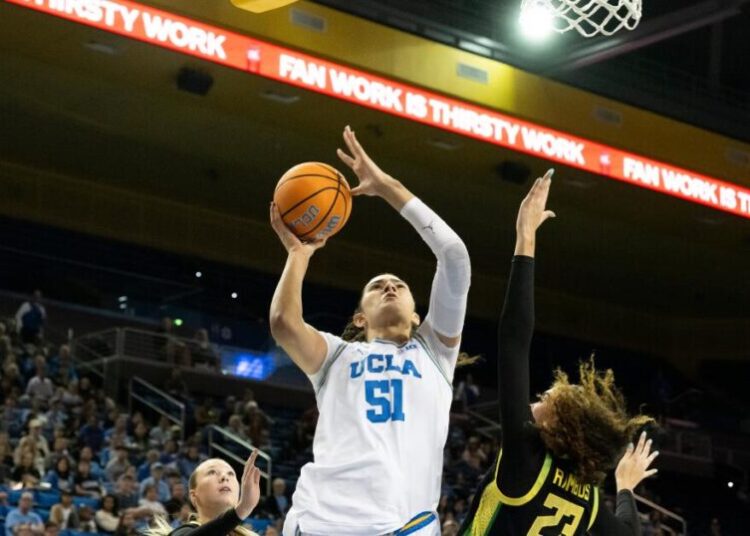 Lauren Betts helps No. 3 UCLA pummel Oregon in Big Ten opener