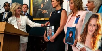 Online child safety advocates urge California lawmakers to increase protections