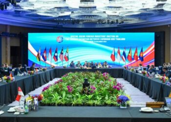 Thailand bombs village in Cambodia even as both nations hold talks to end border clashes