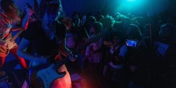 After fires, L.A. teens just want to feel normal. New all-ages venue is ‘a way to escape’